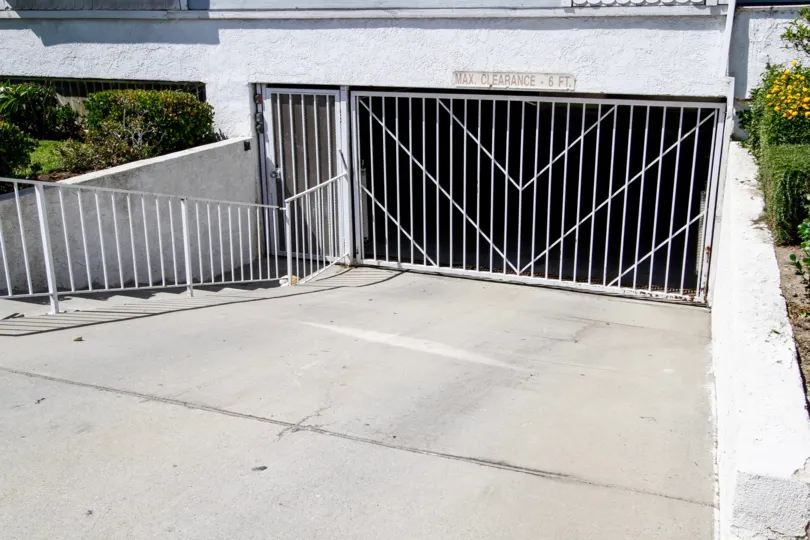 The parking for 1121 E Wilson Ave