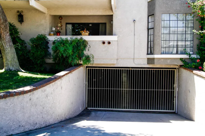 The parking for 1211 Dorothy Dr