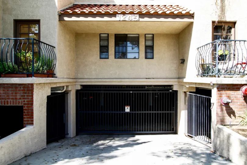 The parking for 1245 Orange Grove Ave