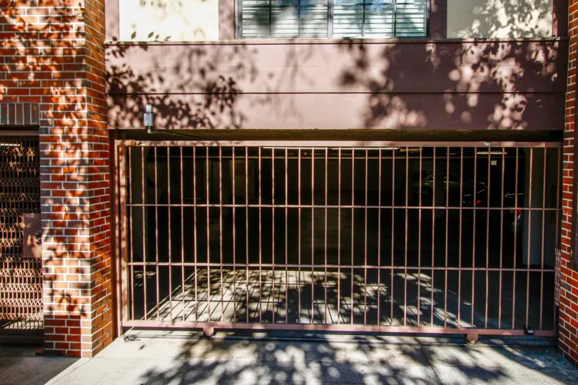 The parking at 1422 N Central Ave in Glendale California