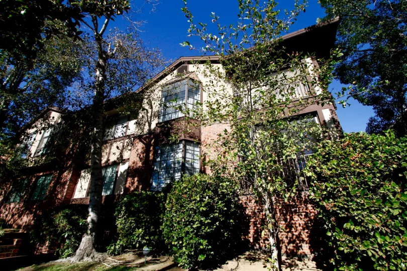 The view of 1422 N Central Ave in Glendale California