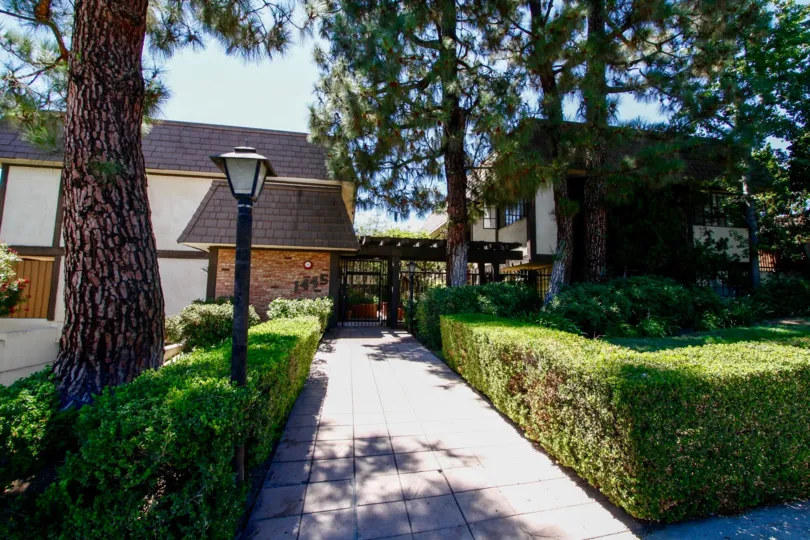 The sidewalk through 1445 Valley View Rd in Glendale California