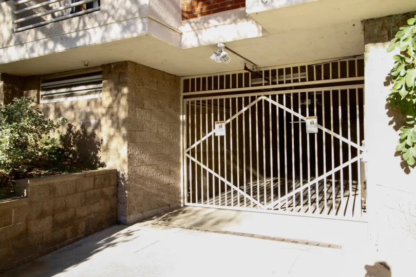 The seucirty cameras outsid eof 1616 N Verdugo Rd