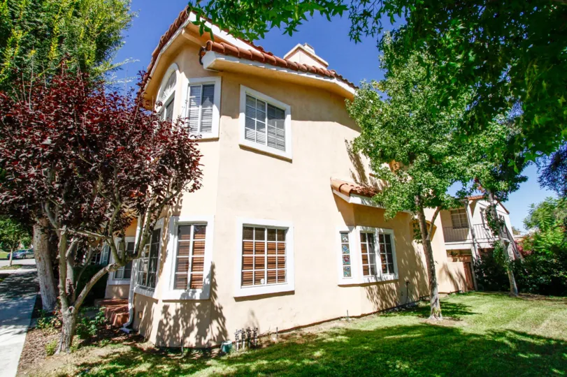 The windows seen at 1625 Riverside Dr