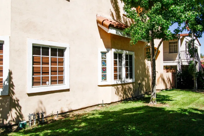 The yard at 1625 Riverside Dr