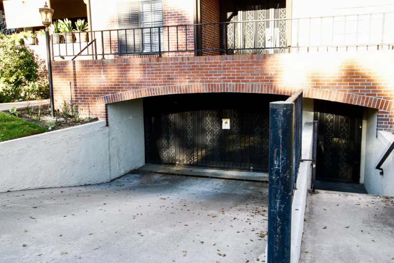 The parking for 2606 Canada Blvd