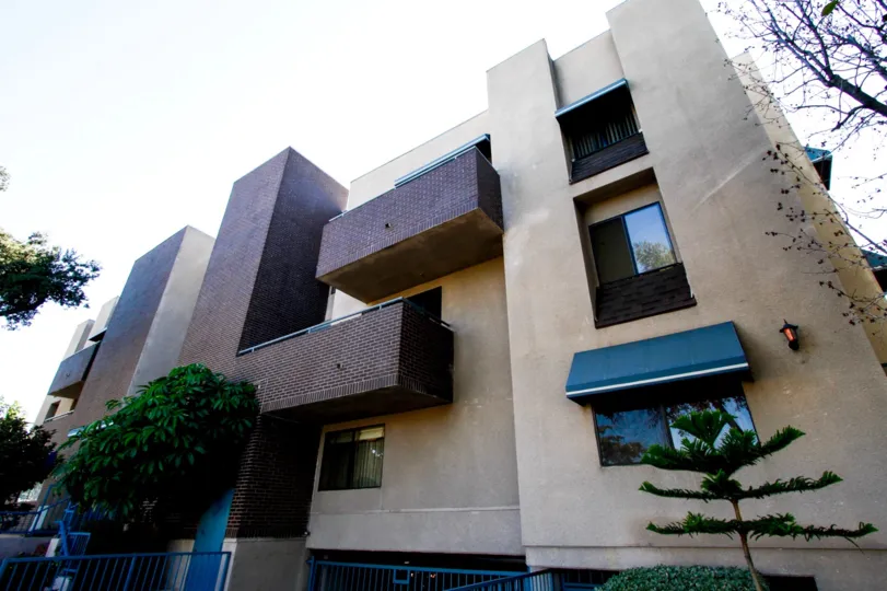 The balconies at 315 Chester St in Glendale California