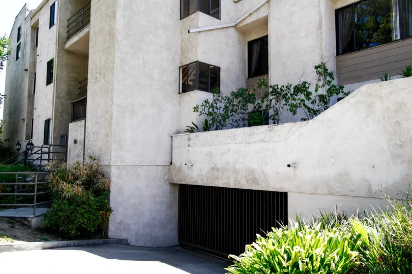 The parking for 336 W California Ave