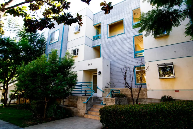 The builiding at 345 N Kenwood St in Glendale