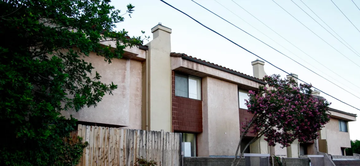 The building at 4042  Liberty Ave in Glendale California