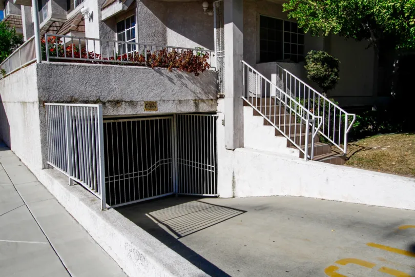The parking for 415 W Lexington Dr