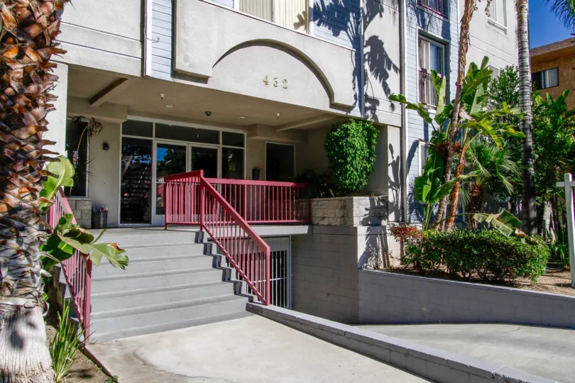 The address written above the entrnace at 432 N Kenwood St