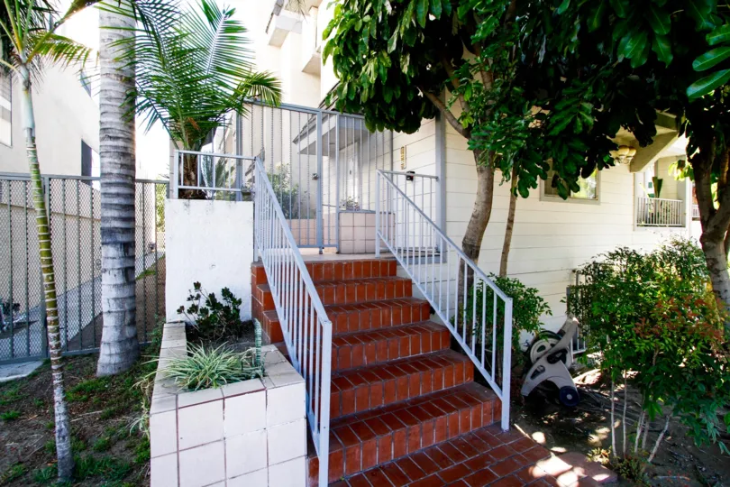 The entrance into 444 Myrtle St