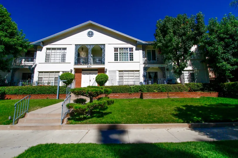 The view of 504 N Louise St from the street
