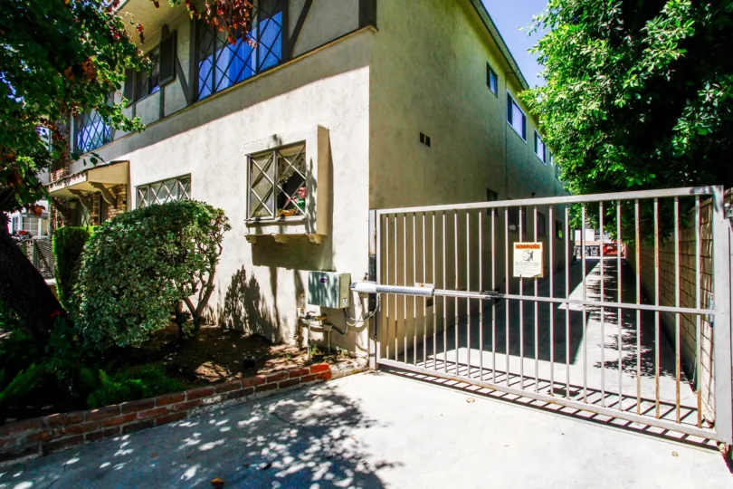 The gate for parking at 529 South St in Glendale California