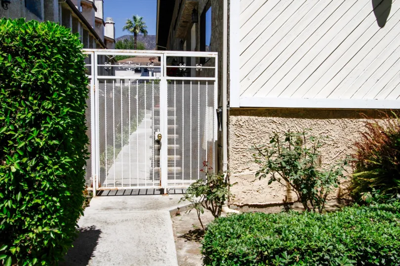 The gate into 537 W Stocker St