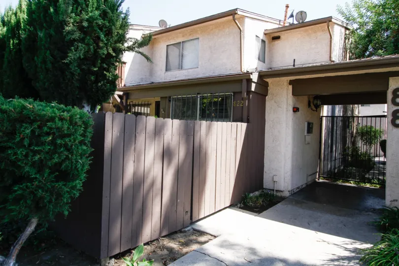 The privacy fence around 818 E Acacia Ave