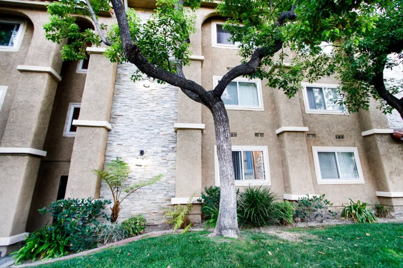 The Altura Gardens building in Glendale California