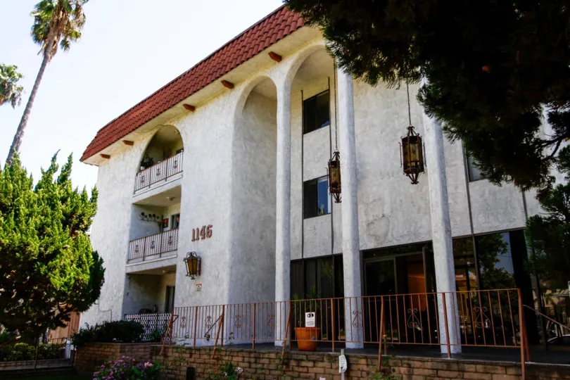 The Barcelona Manor building