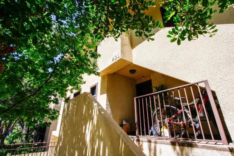 The entrance into Burchett Condominiums