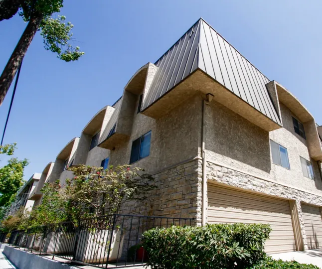 The architecture of the California Towers