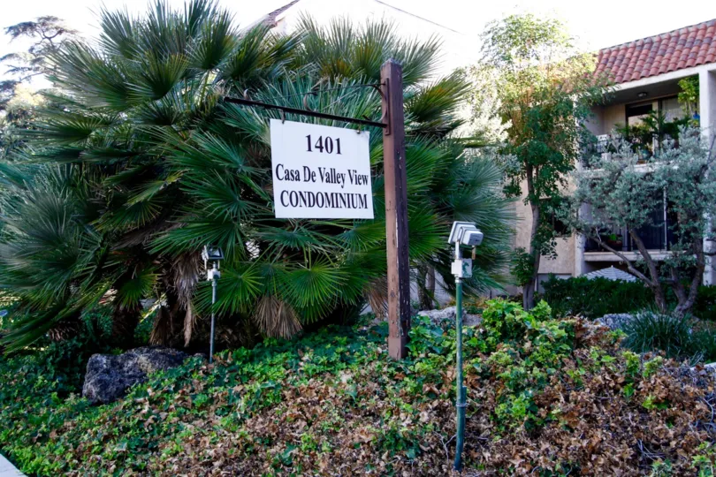 The sign welcoming you into Casa De Valley View