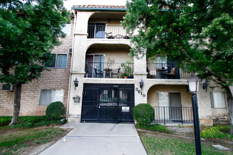 The parking for Crescenta Villa in Glendale California