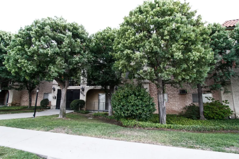 The landscaping around Crescenta Villa