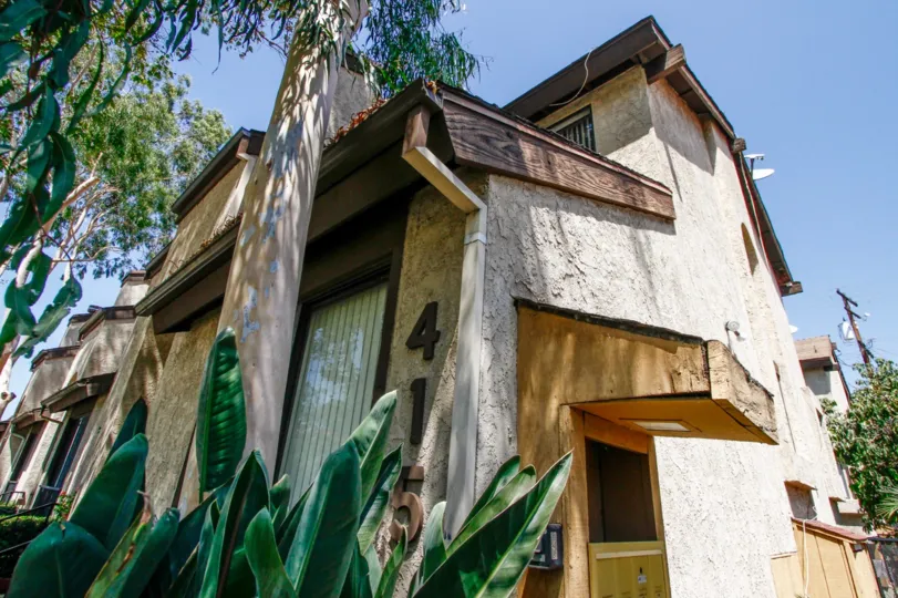 The Elk Townhomes building in Glendale California