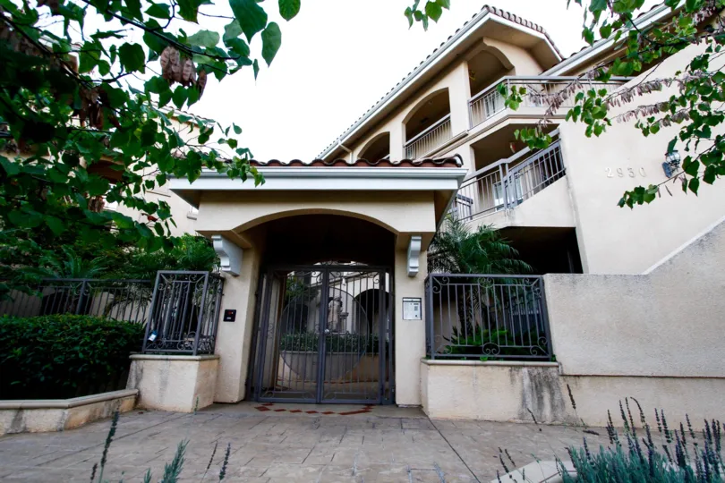 The entrance into Fairway Villas