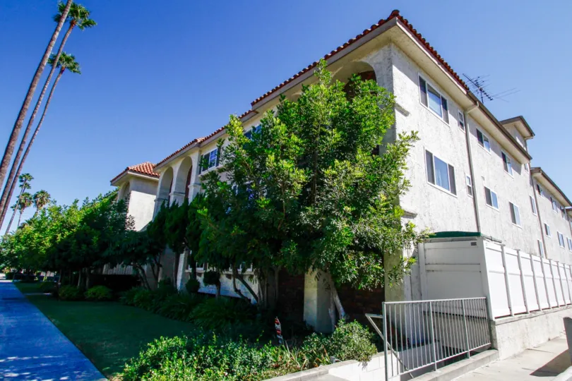 The landscaping at the Glenoaks Villa in Glendale California