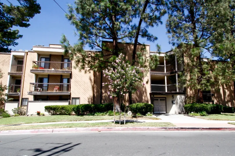 The sidewalk in front of Holly View