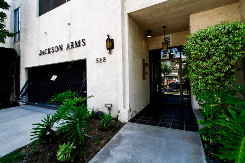 The entrance into Jackson Arms