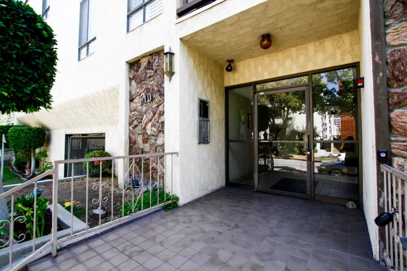 The entrance into Jackson Park in Glendale California