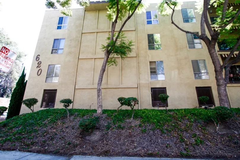 The Kenwood Place building in Glendale California