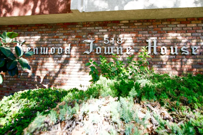 The welcoming sign into Kenwood Towne House in Glendale California