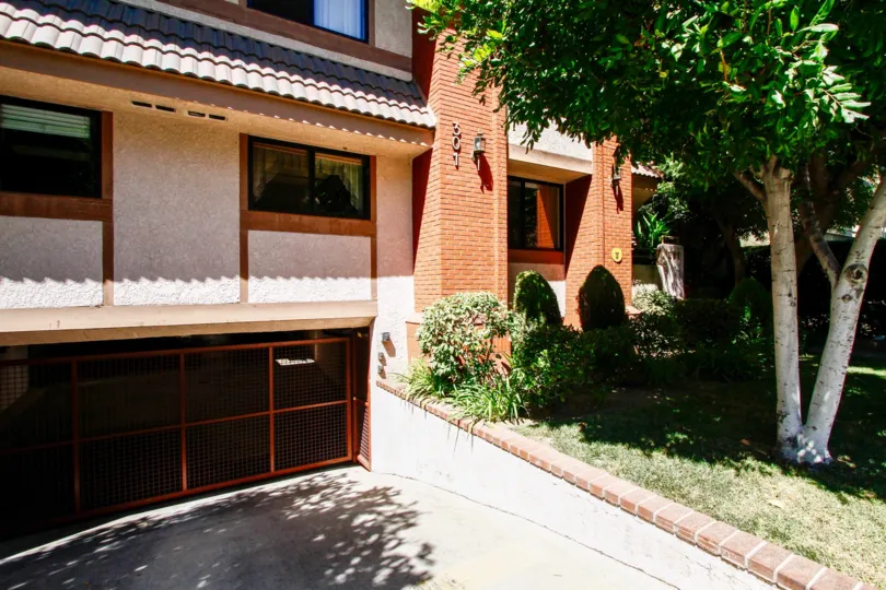 The drive into the parking at Loraine Townhomes in Glendale California