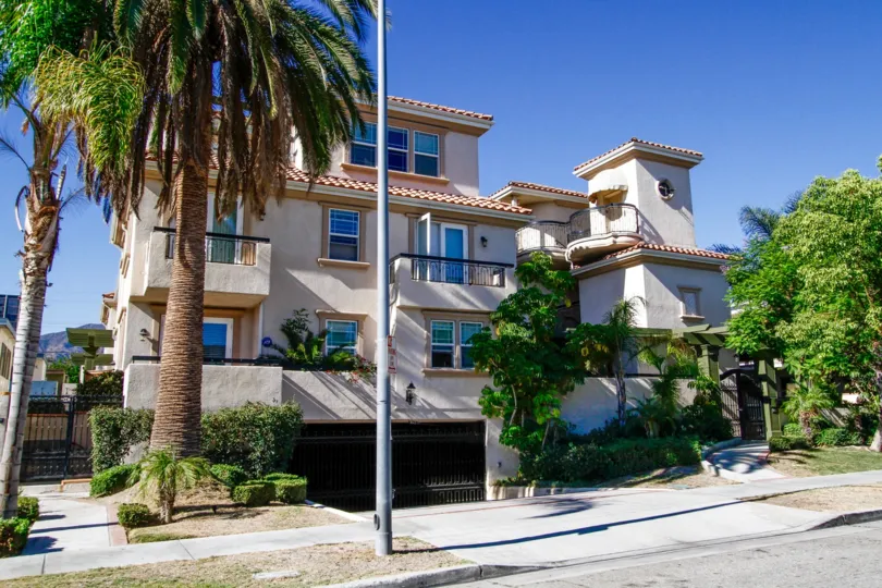 The view of Milford Villas from the road