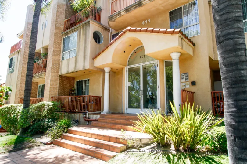 The entrance into Piedmont Terrace