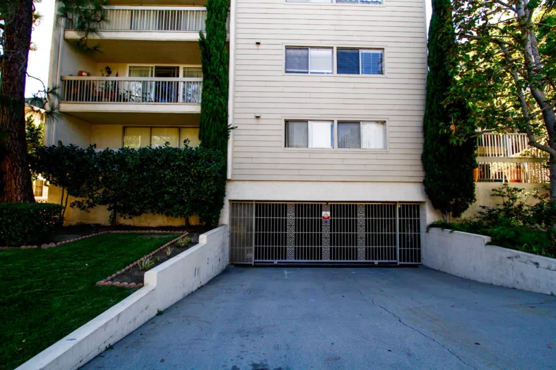 The parking at The Laurel House in Glendale California