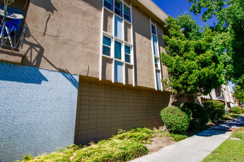 The sidewalk beside the Verdugo Villa