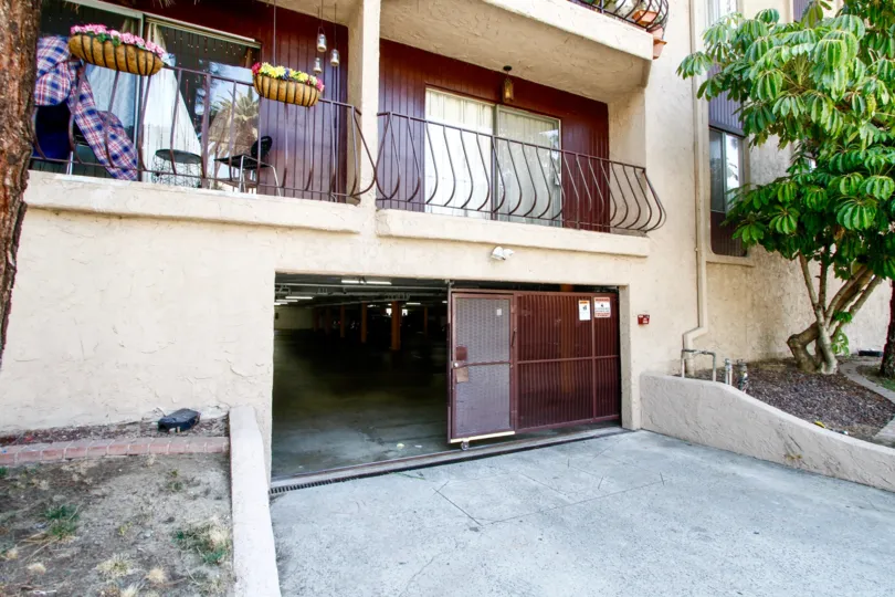 The parking at the Villa Capri