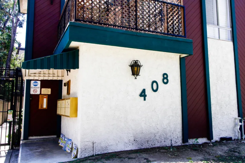 The address for the Villa Monterey