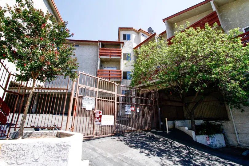 The gate into Windsor View Villas