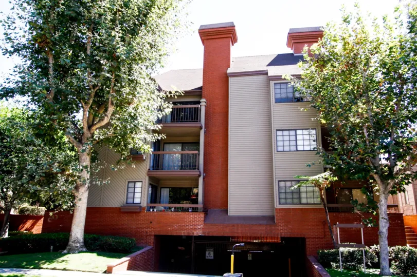 The Woodland Village building in Glendale California