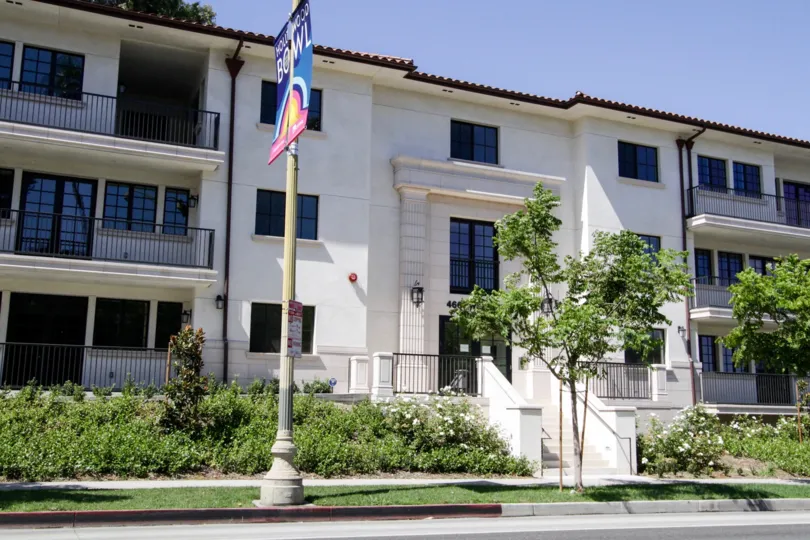 The architecture of 4661 Wilshire