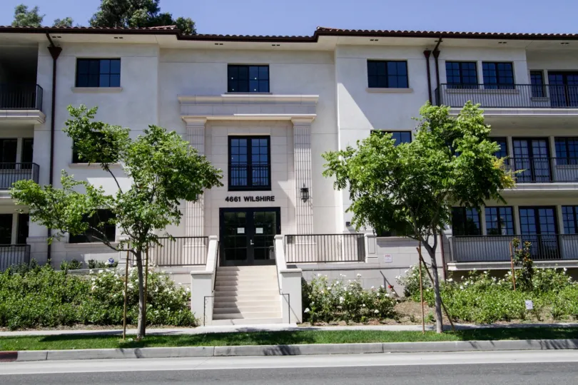 The street view of 4661 Wilshire