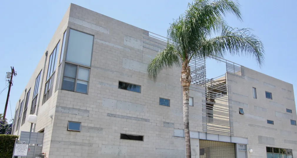 Beautiful Cahuenga Lofts Apartment Building, Hankcook Park, California