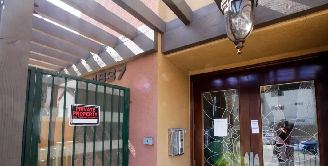 The private entrance into the Larchmont Collection in Hancock Park