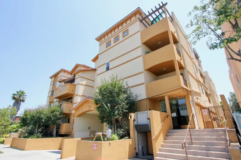Corner view of the Larchmont Villa entrance in Hancock Park, California